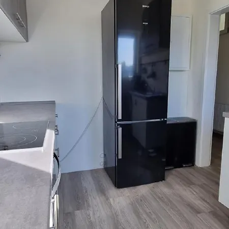 Apartment Monteurswohnung Mit 10 Betten Niederdorla