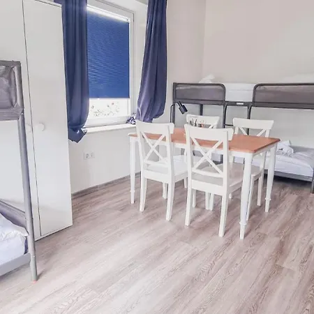 Apartment Monteurswohnung Mit 10 Betten *
