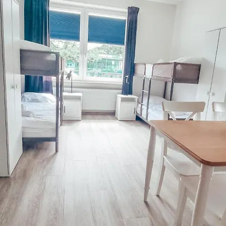 Apartment Monteurswohnung Mit 10 Betten Niederdorla
