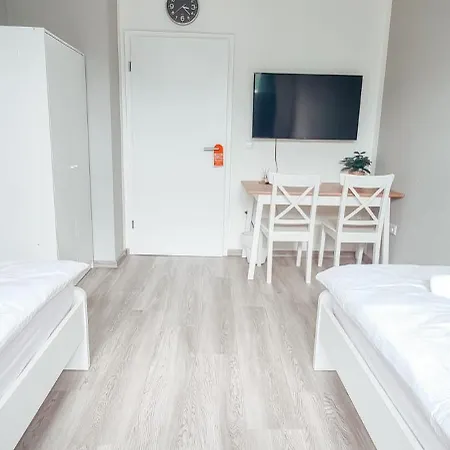 Monteurswohnung Mit 10 Betten *