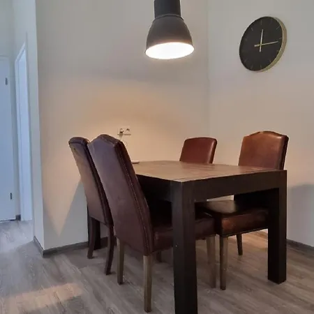 Apartment Monteurswohnung Mit 10 Betten
