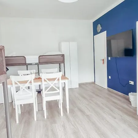 Monteurswohnung Mit 10 Betten Apartment *